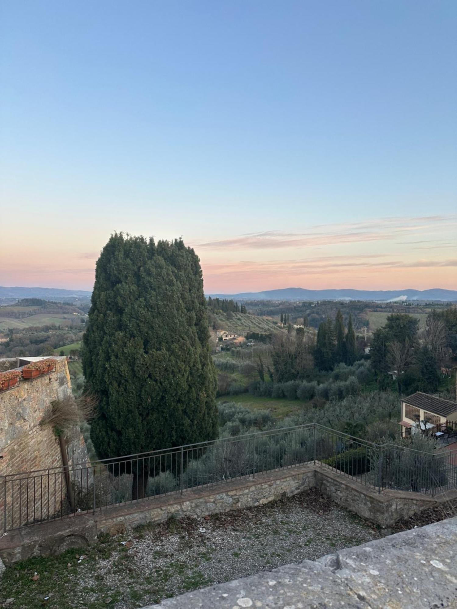 Lo Scrigno Dei Sogni Leilighet San Gimignano Eksteriør bilde